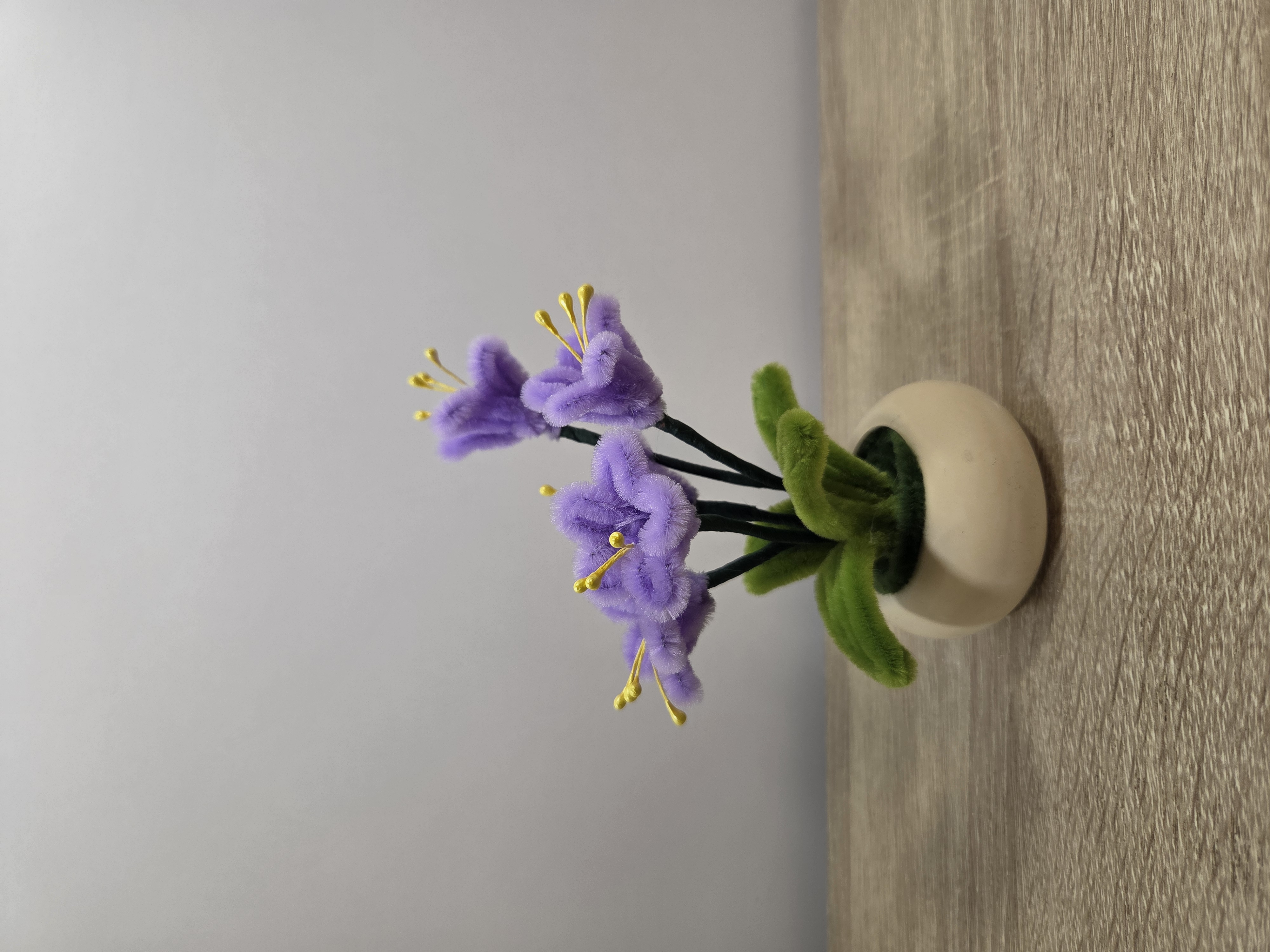 Barevný květináček